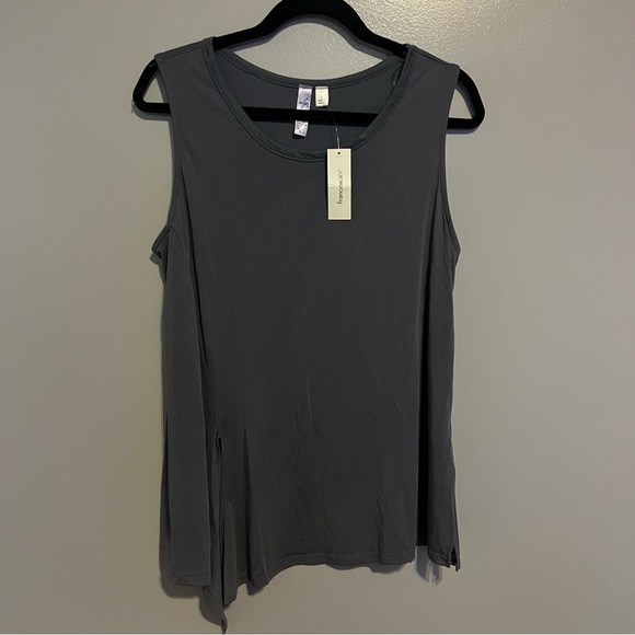 Francesca’s Tank Top - Picture 2 of 5